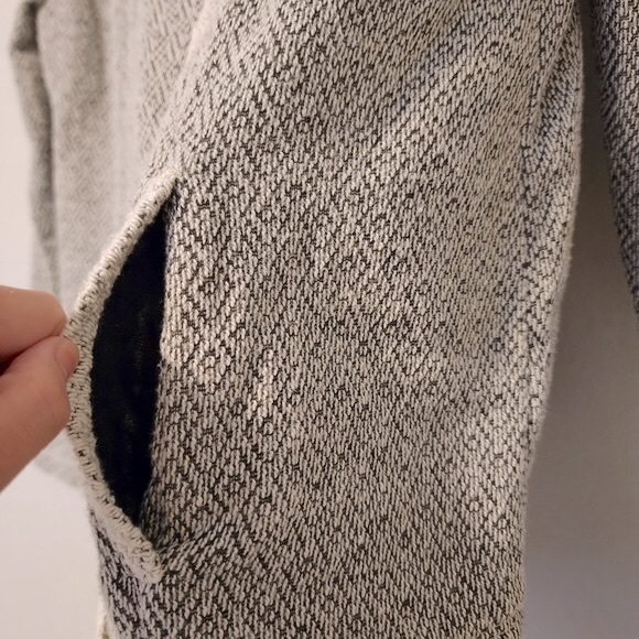 ✨2 for $5✨ Gray Patterned Offset Zip Up Sweater Style & Co Size Medium - Picture 3 of 8